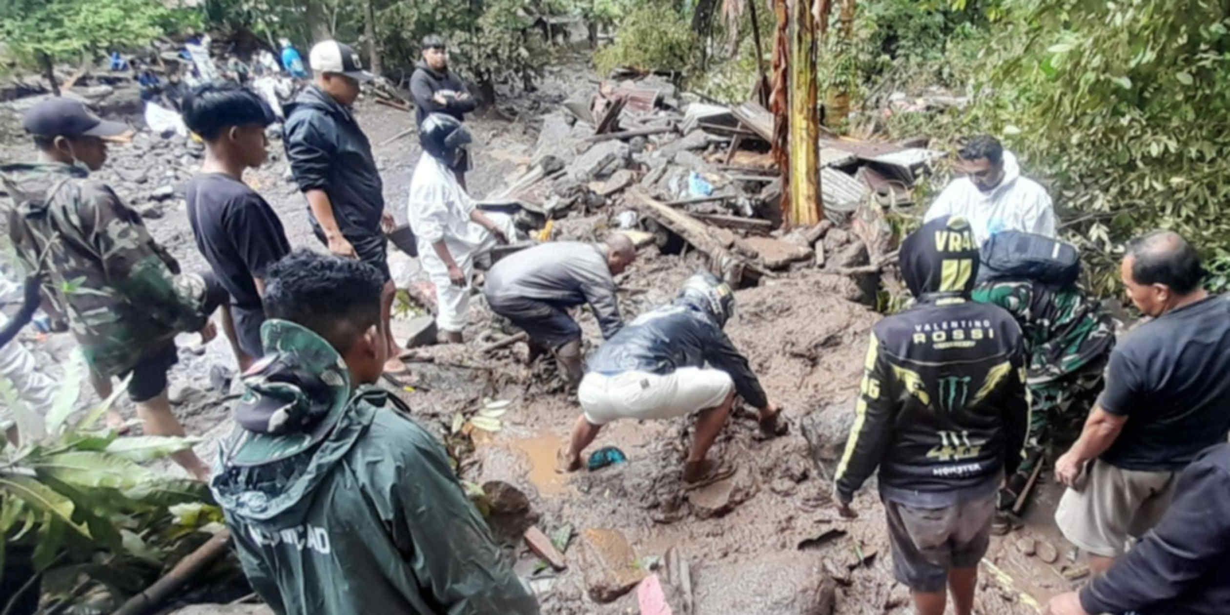 Flash floods in Indonesia's North Sulawesi kill 14
